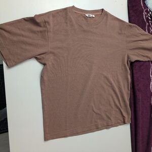 Uniqlo Brown Ribbed Crew Neck Tee